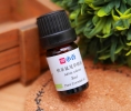 睡觉的时候香薰快乐鼠尾草精油，可能使人进入梦幻般的梦境，醒来会有快乐的感觉