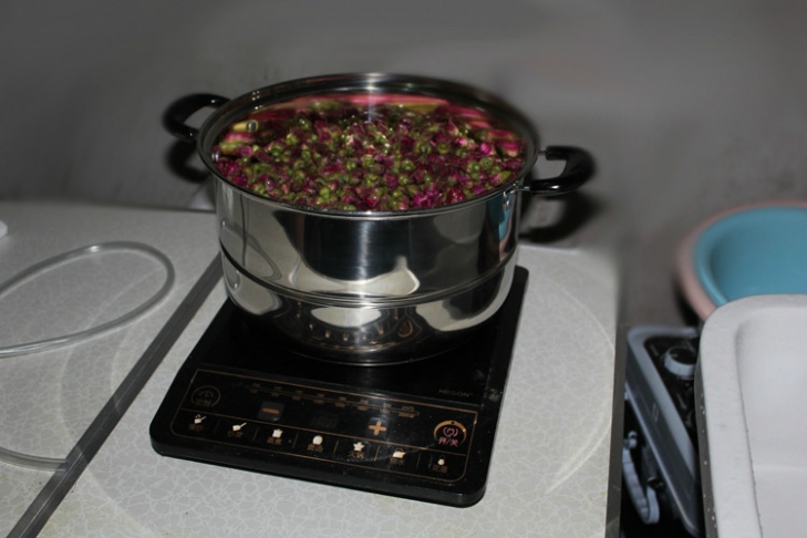 玫瑰纯露的蒸馏记录