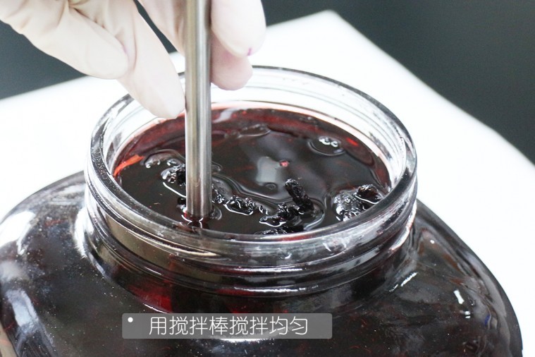 用搅拌棒搅拌均匀.jpg
